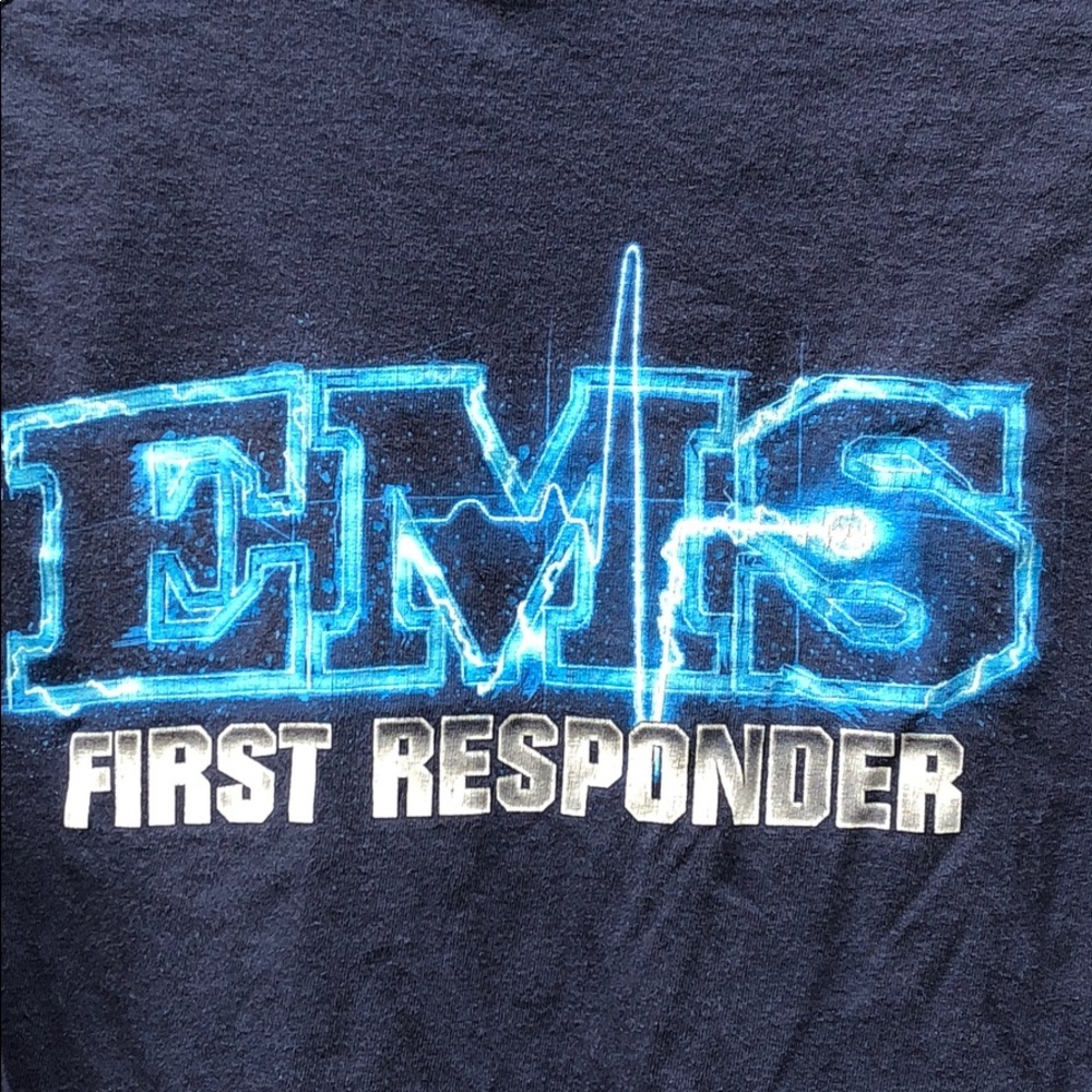 EMS FIRST RESPONDER ⛑ TEE SHIRT GUC SIZE SMALL